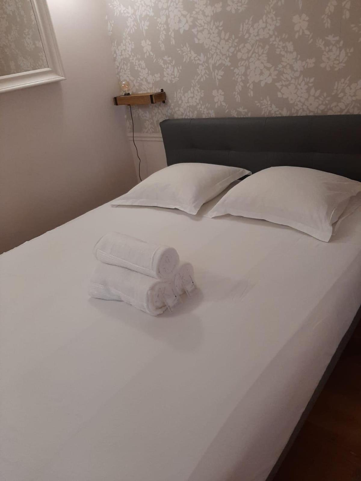 Ancien Atelier Parisien Grand 2 Pieces Apartment Екстериор снимка